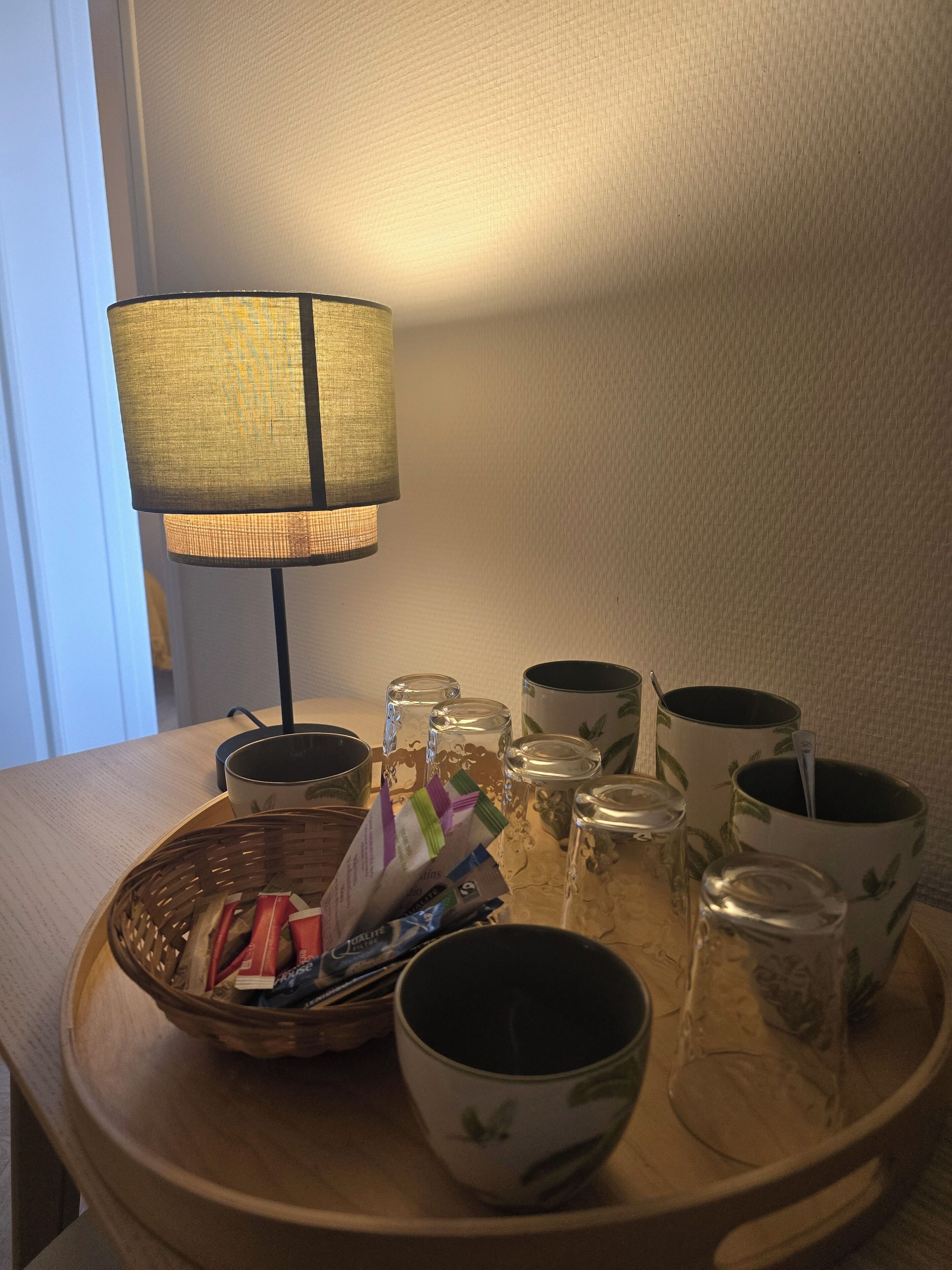 family suite, 2 bedrooms, 5 persons | living area | flat-screen tv