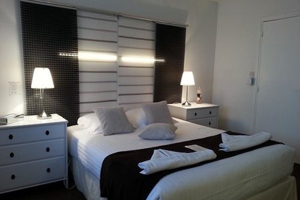 Premium bedding, minibar, in-room safe, soundproofing