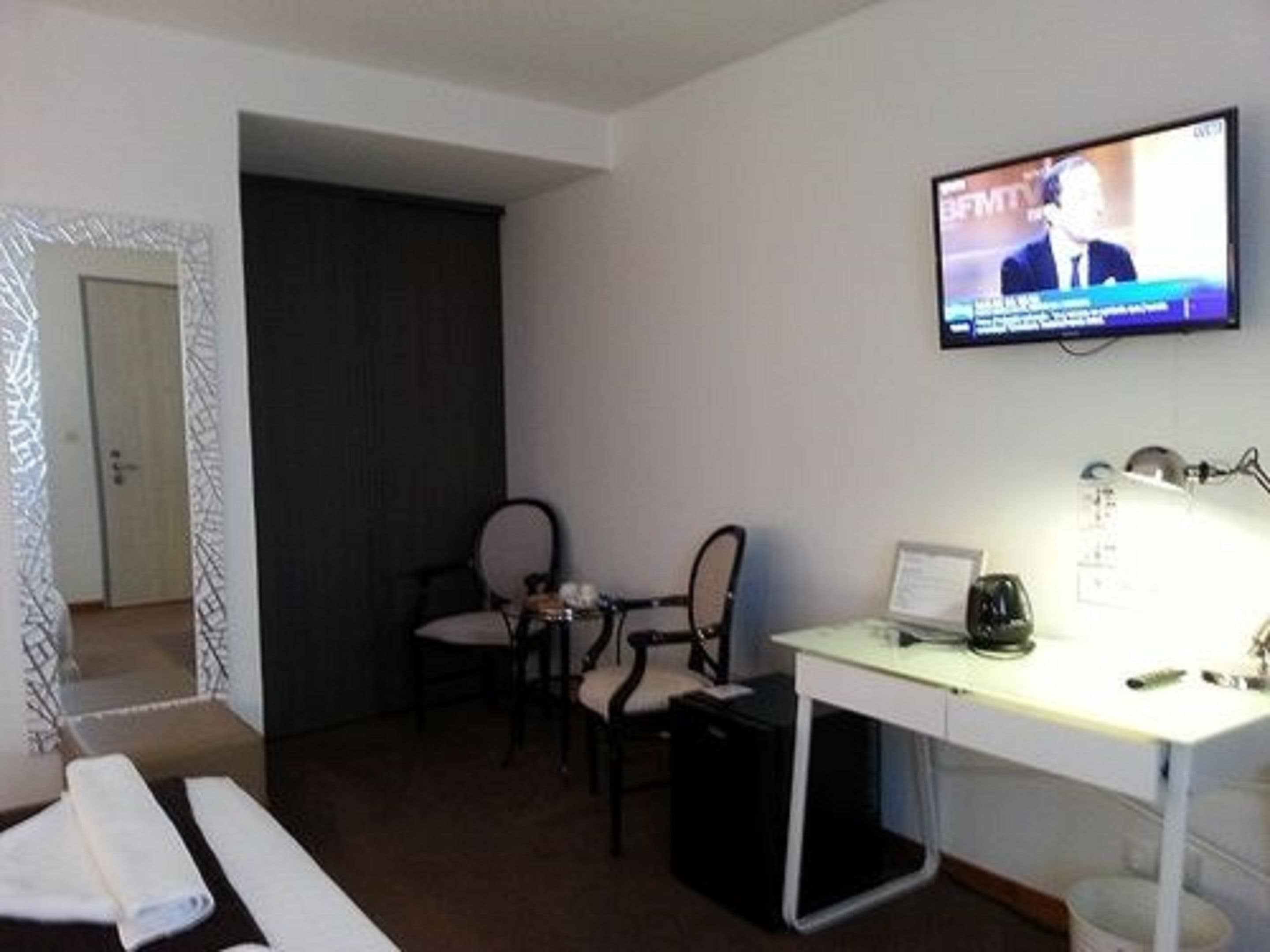 comfort double room | premium bedding, minibar, in-room safe, soundproofing