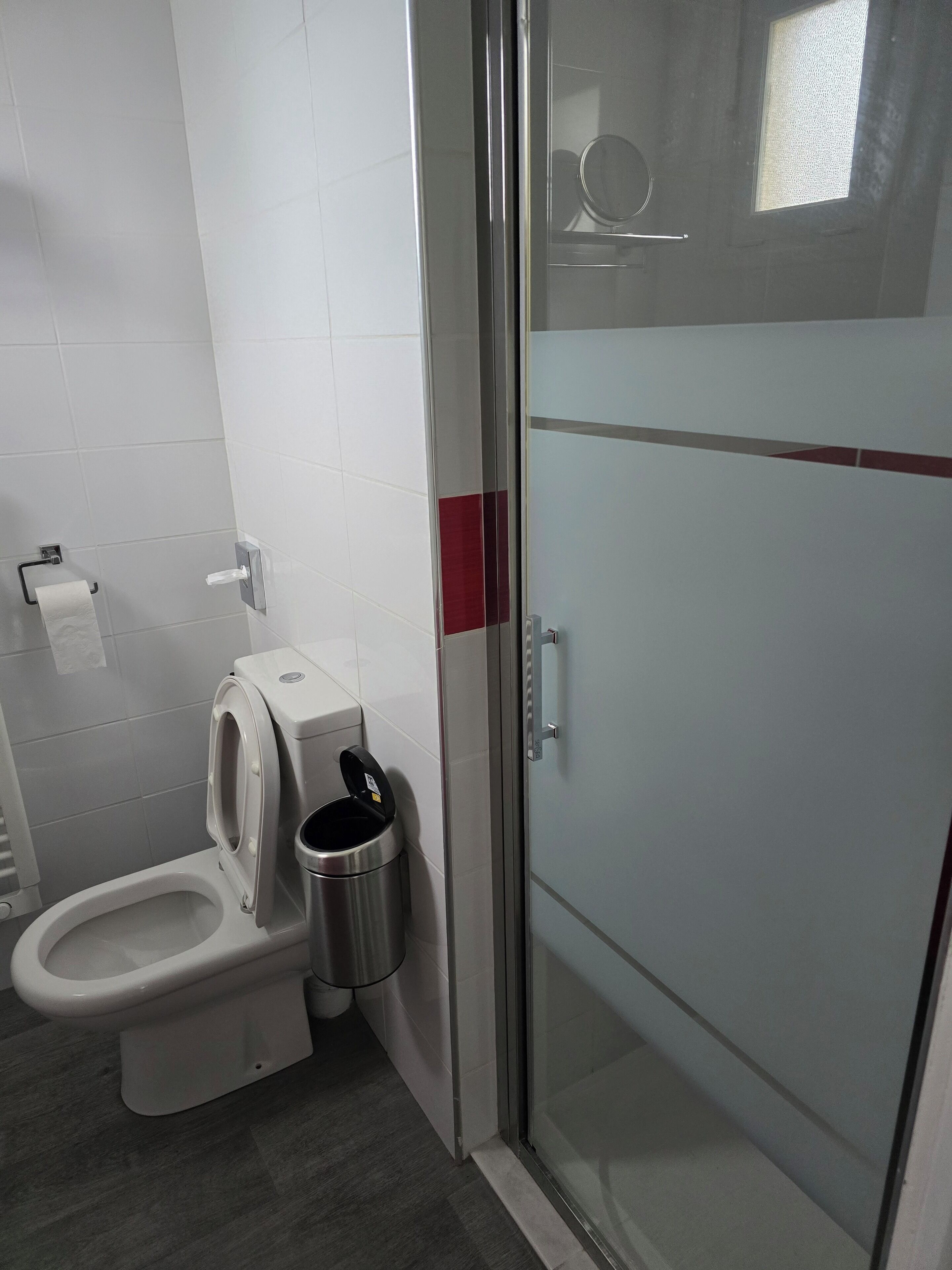 quadruple room | bathroom | free toiletries, hair dryer, bathrobes, slippers