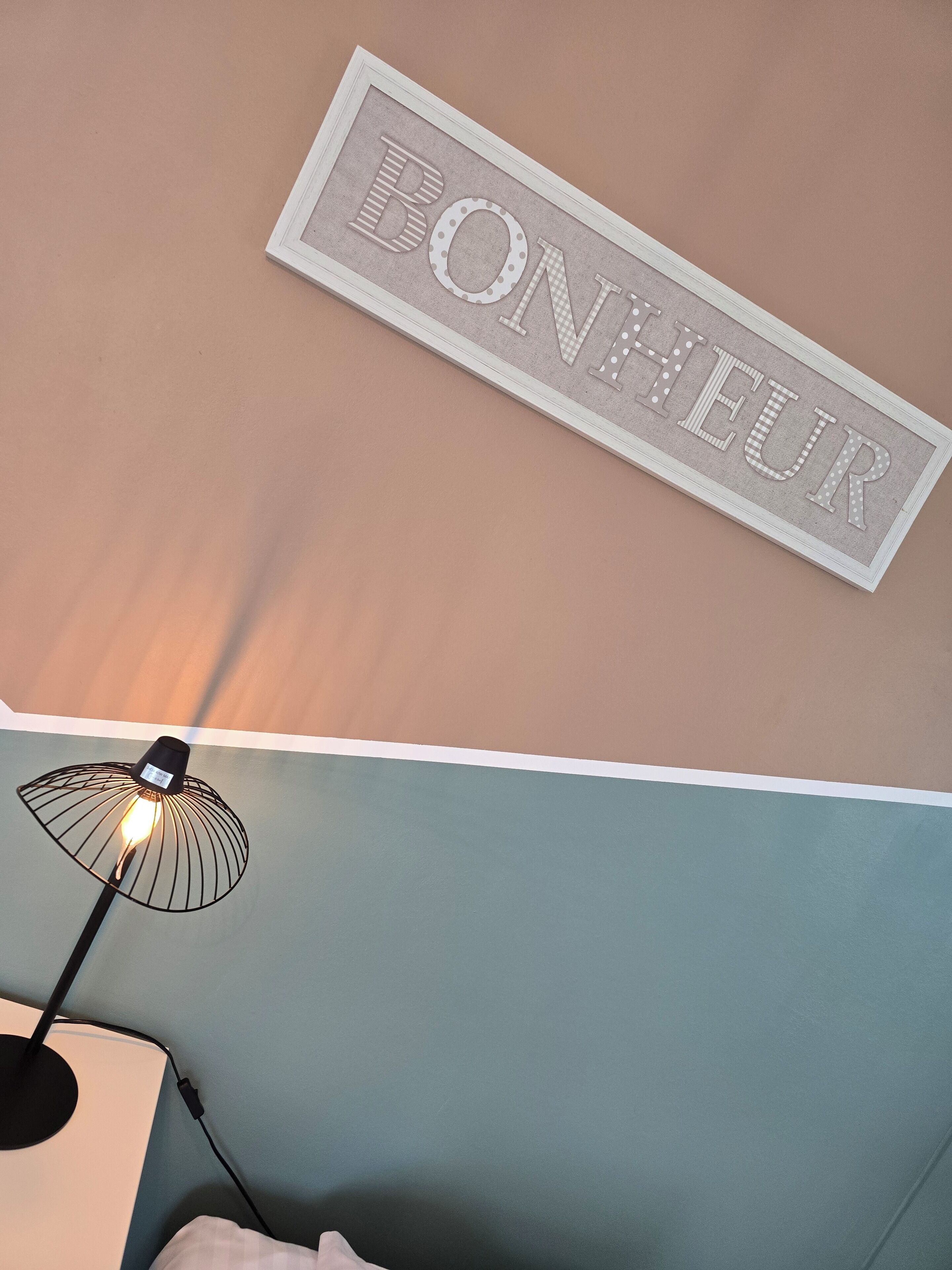 quadruple room | living area | flat-screen tv