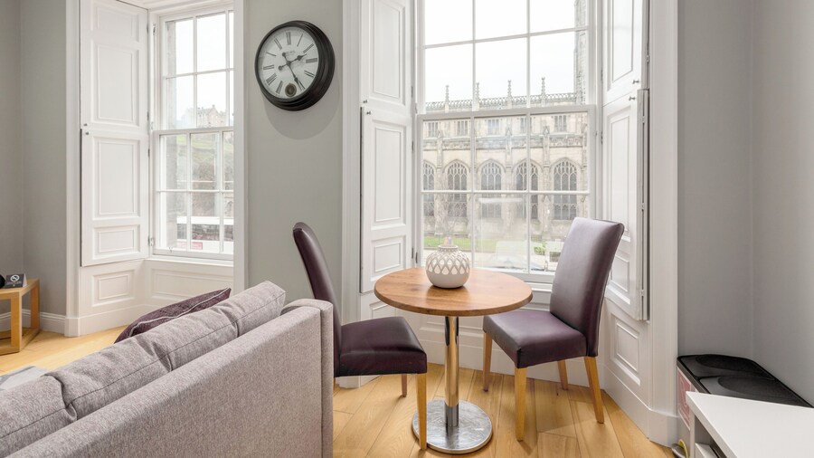 Destiny Scotland - Princes St Residence