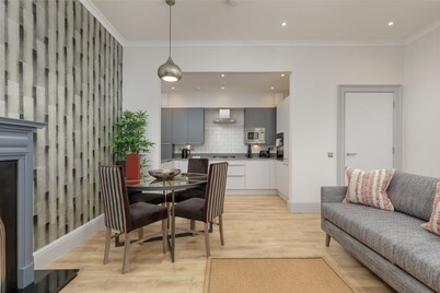 Destiny Scotland - Princes St Residence