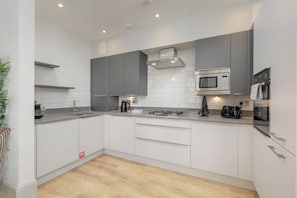 Deluxe Apartment | Private kitchen