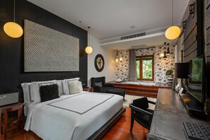 Premium bedding, minibar, in-room safe, desk - Private Pool Villas by The Slate (Sa Khu)