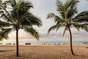 Beach nearby, scuba diving