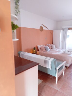 Studio, Ground Floor | In-room safe, free cots/infant beds, free WiFi, bed sheets - Blue Peter Apartments (Paralimni)