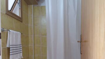Studio, Ground Floor | Bathroom