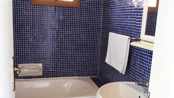 Studio, Erdgeschoss | Badezimmer