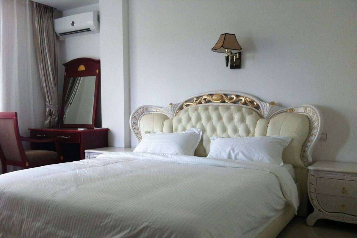 In-room safe, desk, blackout curtains, free WiFi