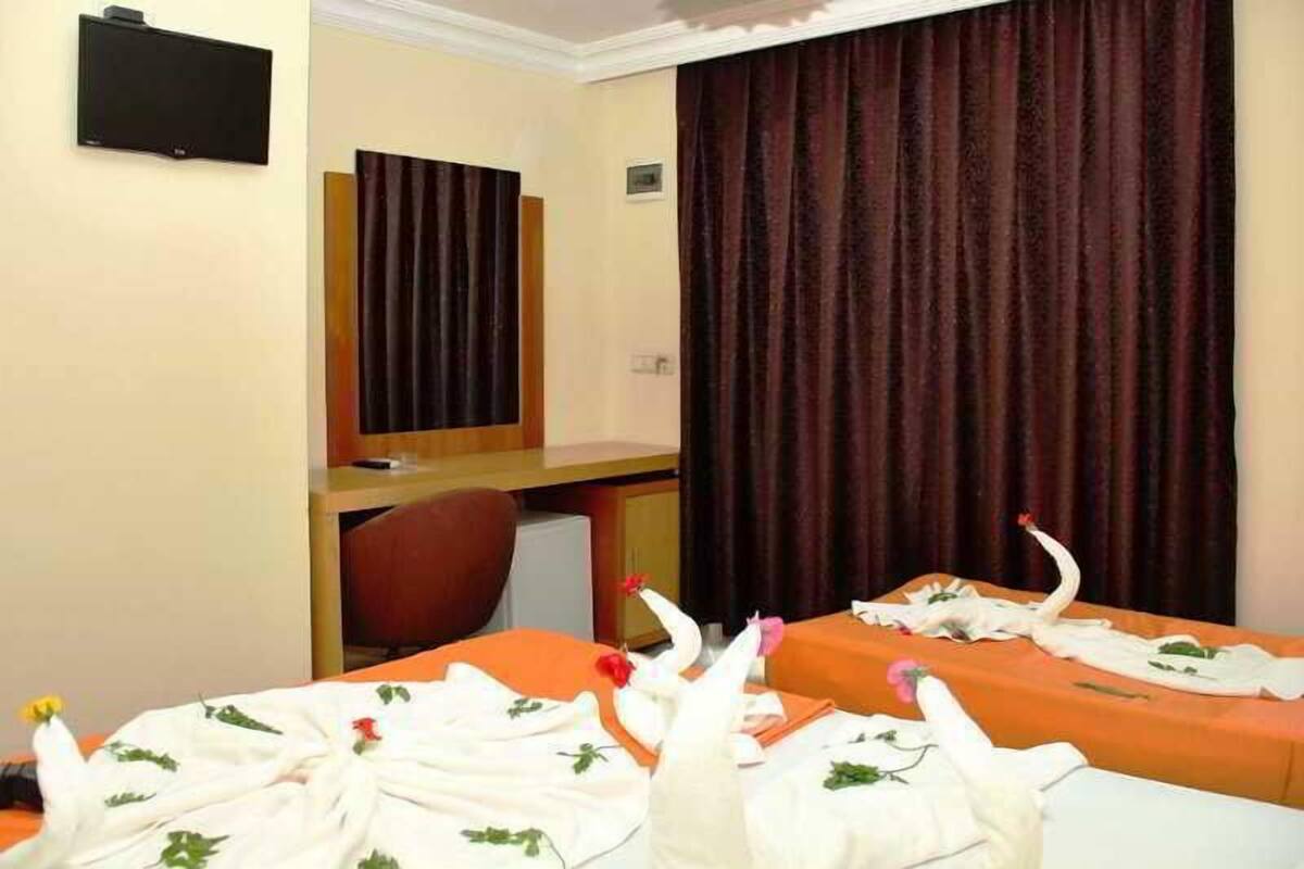 Minibar, escritorio, sistema de insonorización y cunas gratuitas