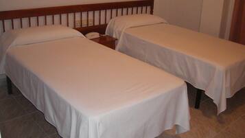 Bureau, rideaux occultants, lits pliants/supplémentaires, Wi-Fi gratuit