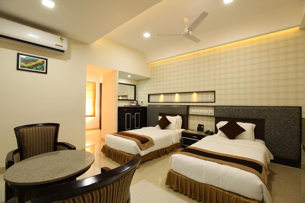 Premium bedding, minibar, in-room safe, desk
