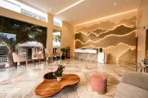 Lobby sitting area - TGI STAR Holidays Yercaud (Yercaud)