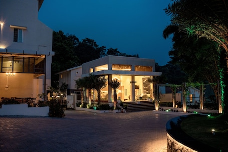 Property entrance. TGI STAR Holidays Yercaud
