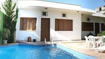 Outdoor pool, pool loungers