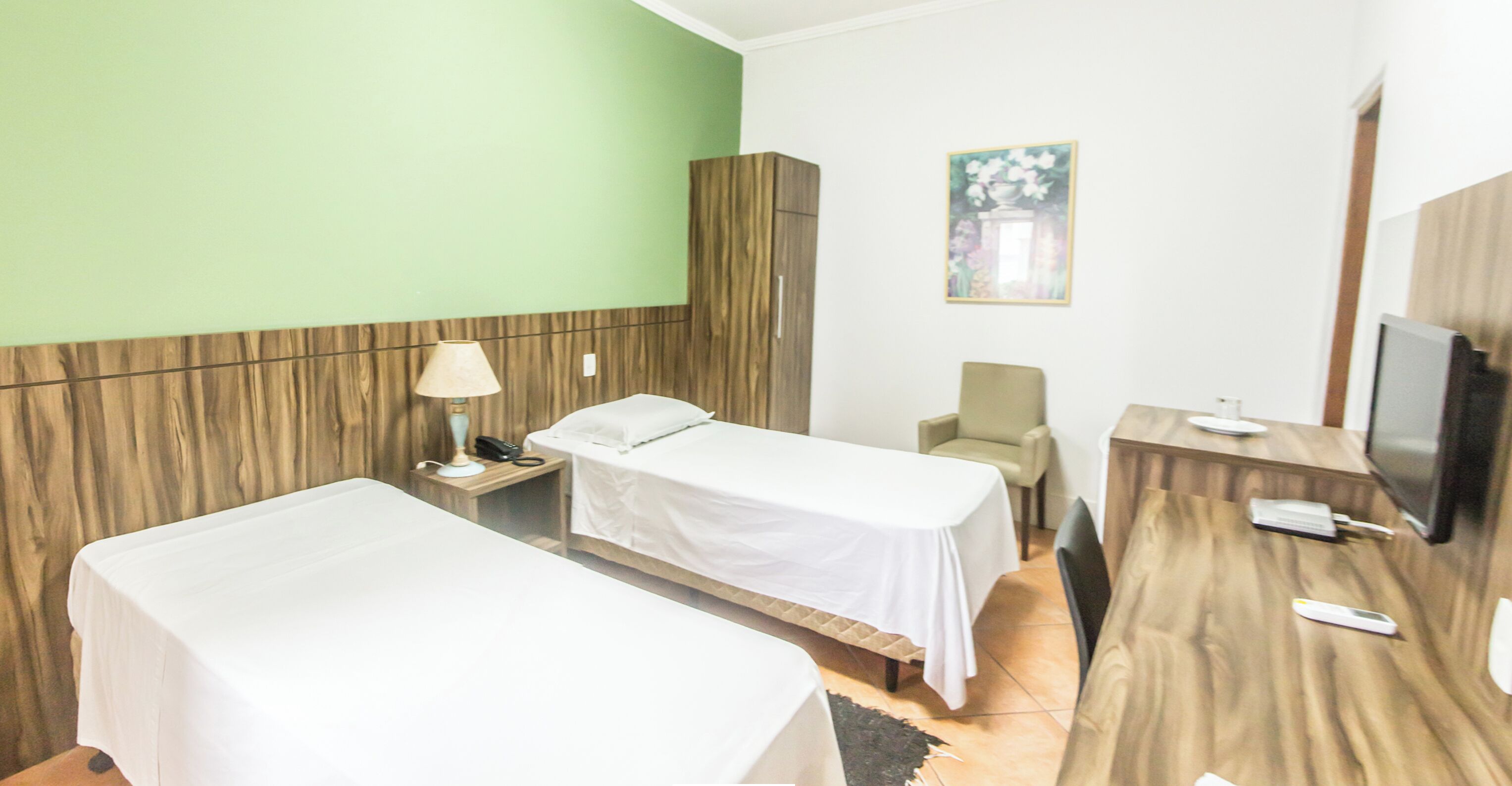 Triple Room | Minibar, desk, free WiFi, bed sheets