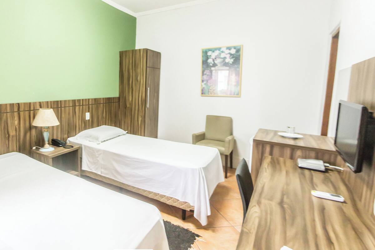 Triple Room | Minibar, desk, free WiFi, bed sheets