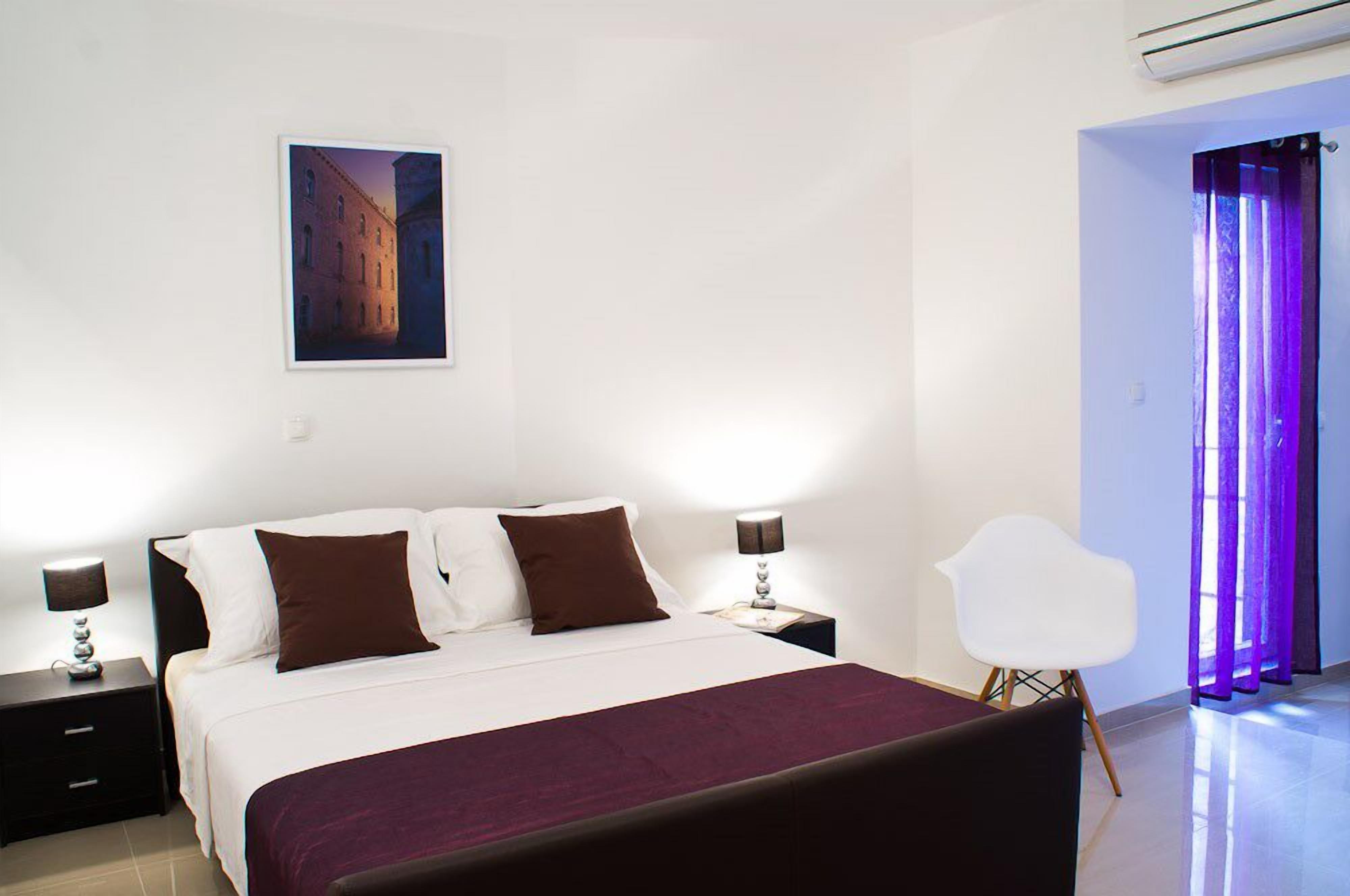 Studio Suite Comfort | Brankas, meja kerja, setrika/meja setrika, dan tempat tidur bayi gratis