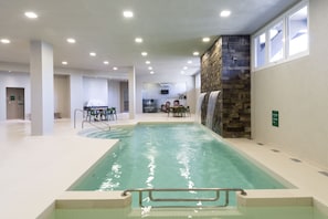 Innenpool, Liegestühle