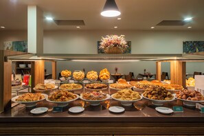 Desayuno bufé gratuito y diario