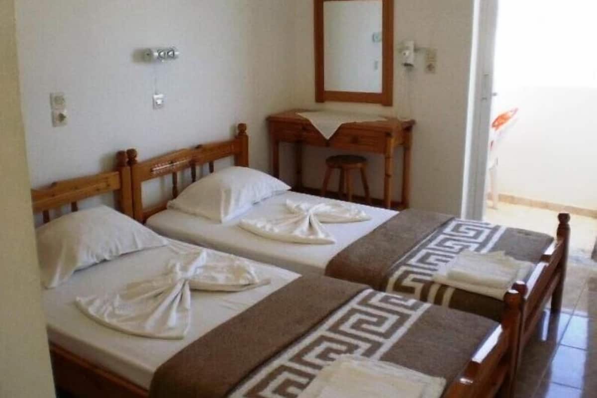 Studio | In-room safe, free cribs/infant beds, free WiFi