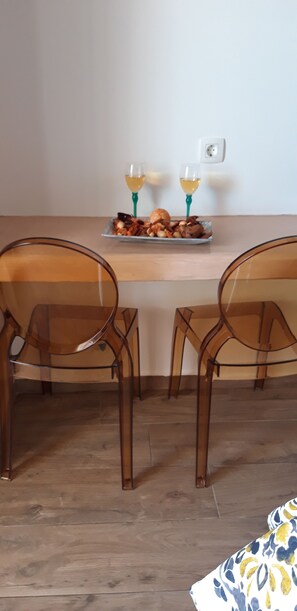 Studio (Triple) | Private kitchenette | Fridge, coffee/tea maker, electric kettle - Villa Koronios (Santorini)