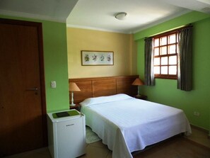 Double Room | Minibar, free cribs/infant beds, free WiFi, bed sheets - Pousada Alemã (Santo Antonio do Pinhal)