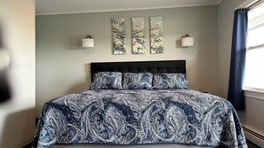 Premium bedding, iron/ironing board, cots/infant beds, rollaway beds - Mount Blue Motel (Farmington)