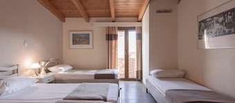 Yria Hotel