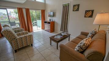 Townhouse Keluarga, 2 kamar tidur, pemandangan kanal | 2 kamar tidur, seprai premium, dan didekorasi berbeda-beda