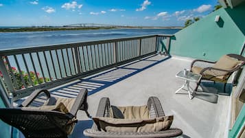 Standard Apartment, 3 Bedrooms, Lagoon View | Terrace/patio