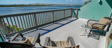 Standard Apartment, 3 Bedrooms, Lagoon View | Terrace/patio