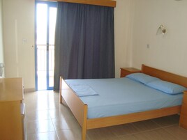 Lejlighed - balkon - havudsigt | 1 soveværelse, premium-sengetøj, gratis baby-/barnesenge, gratis Wi-Fi