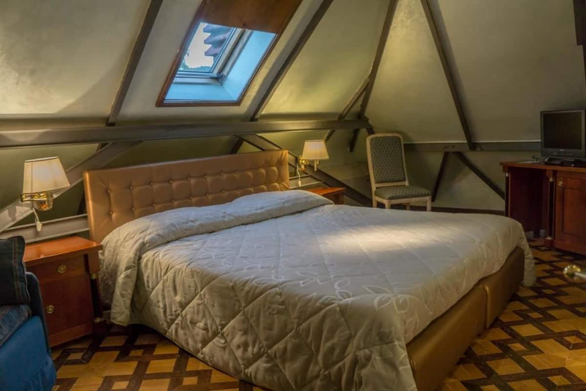 Economy Triple Room | Minibar, in-room safe, cots/infant beds, free WiFi