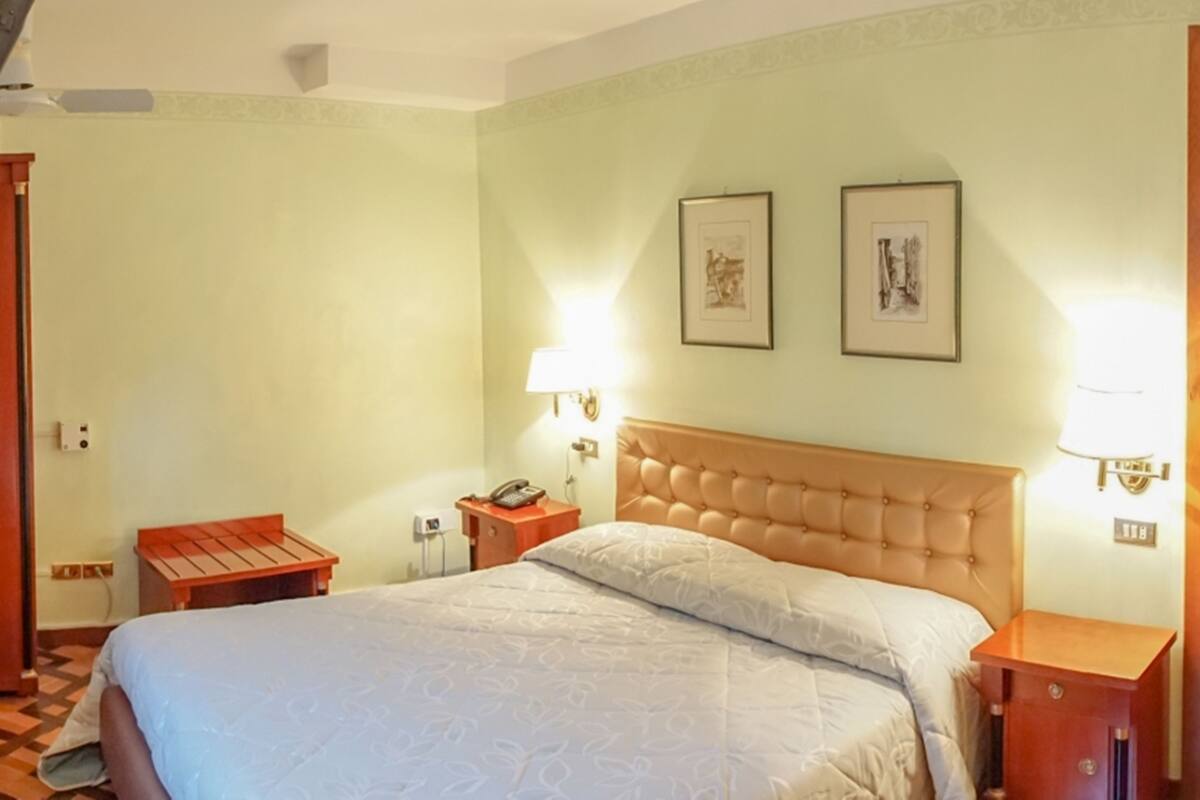 Superior Double Room, Hot Tub | Minibar, in-room safe, cots/infant beds, free WiFi