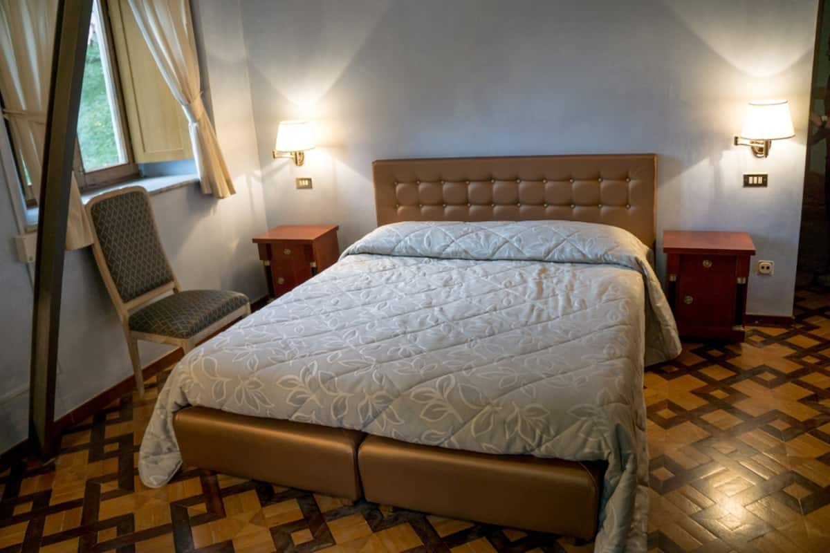 Standard Triple Room | Minibar, in-room safe, cots/infant beds, free WiFi