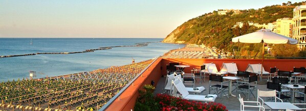 Beach/ocean view - Hotel Giovanna Regina (Gabicce Mare)