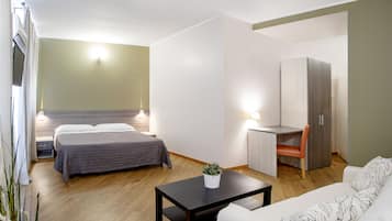 Zimmersafe, Schreibtisch, schallisolierte Zimmer, kostenloses WLAN