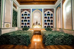 Premium bedding, in-room safe, individually decorated