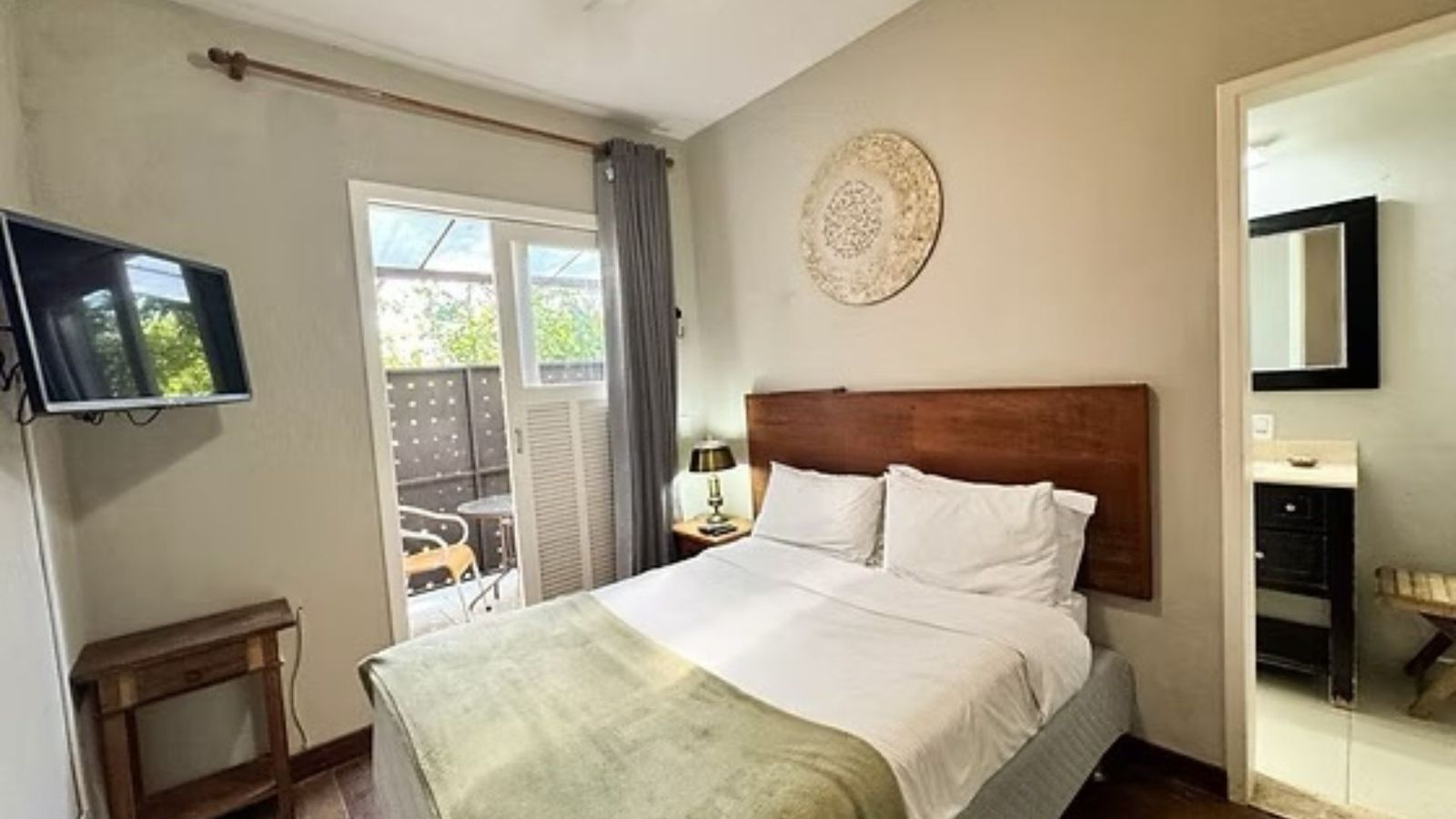 Habitación estándar doble, 1 cama doble | Minibar, cortinas opacas, wifi gratis y ropa de cama