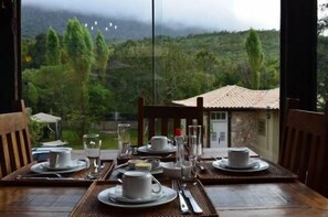 Free daily cooked-to-order breakfast