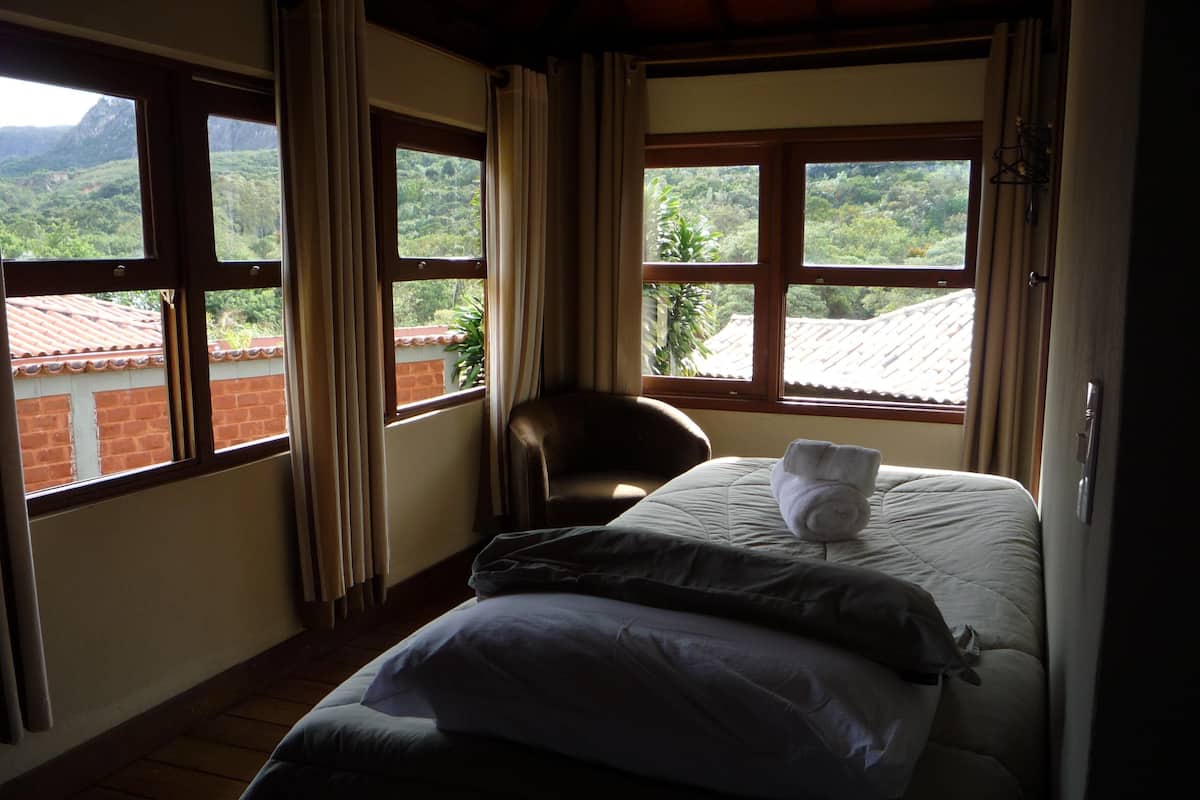 Minibar, cortinas blackout, wifi gratis y ropa de cama