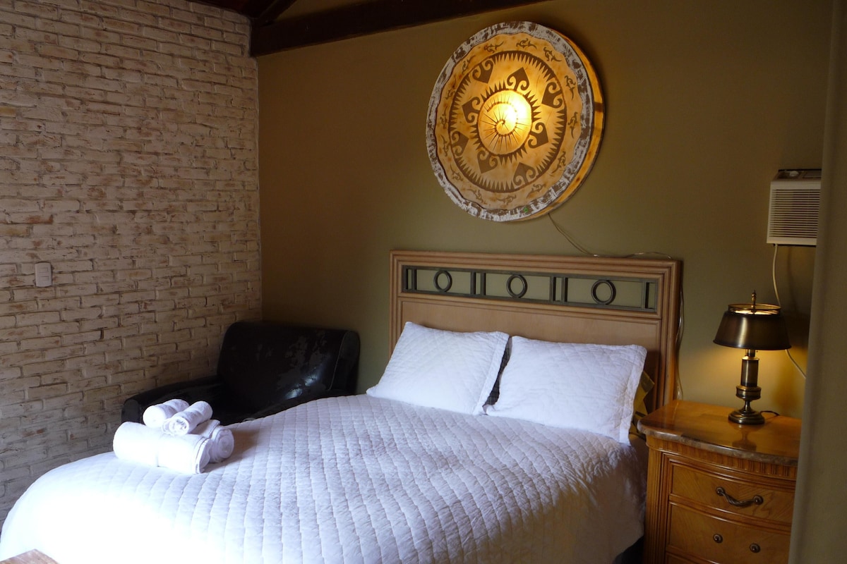 Minibar, cortinas blackout, wifi gratis y ropa de cama 