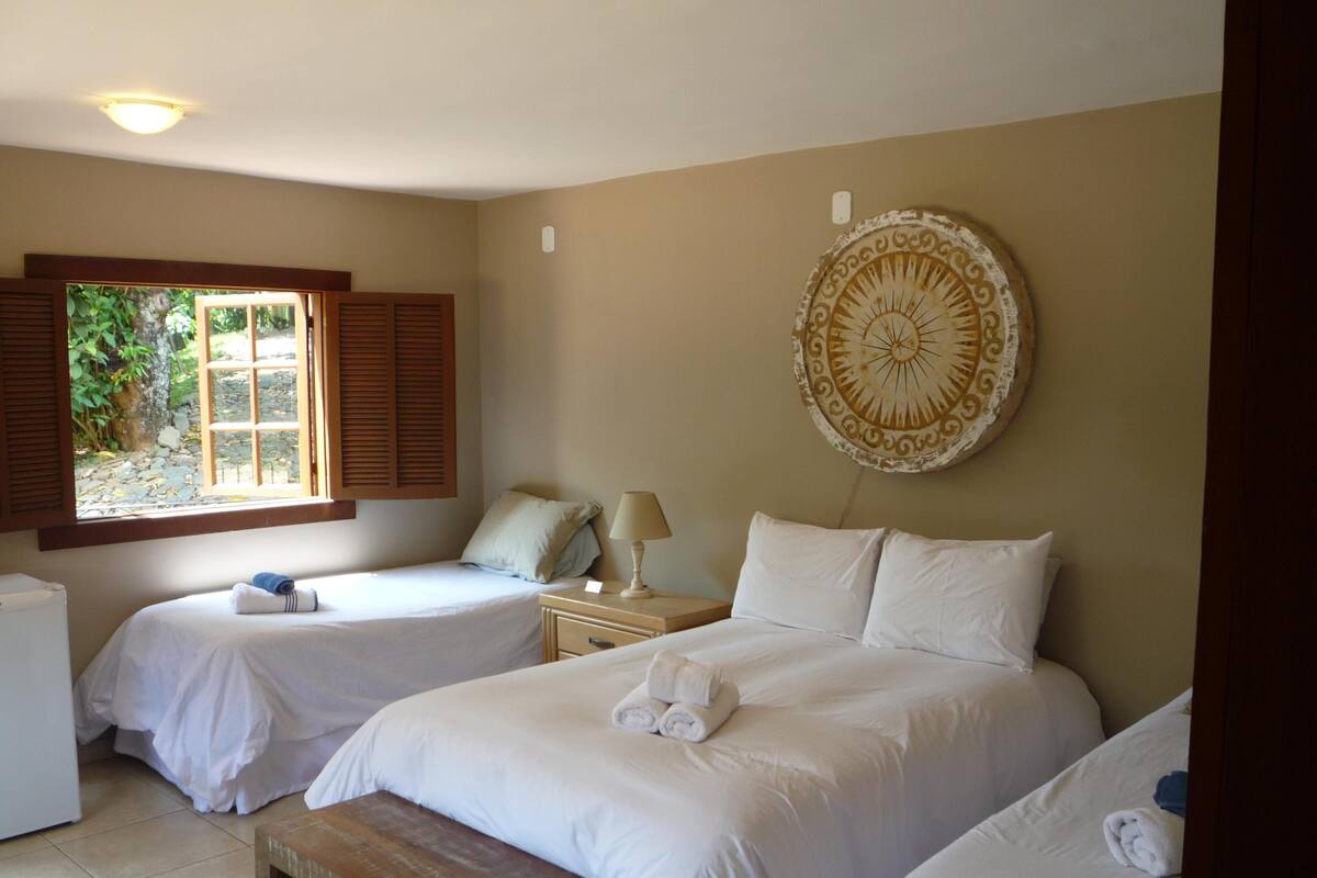 Minibar, cortinas blackout, wifi gratis y ropa de cama 