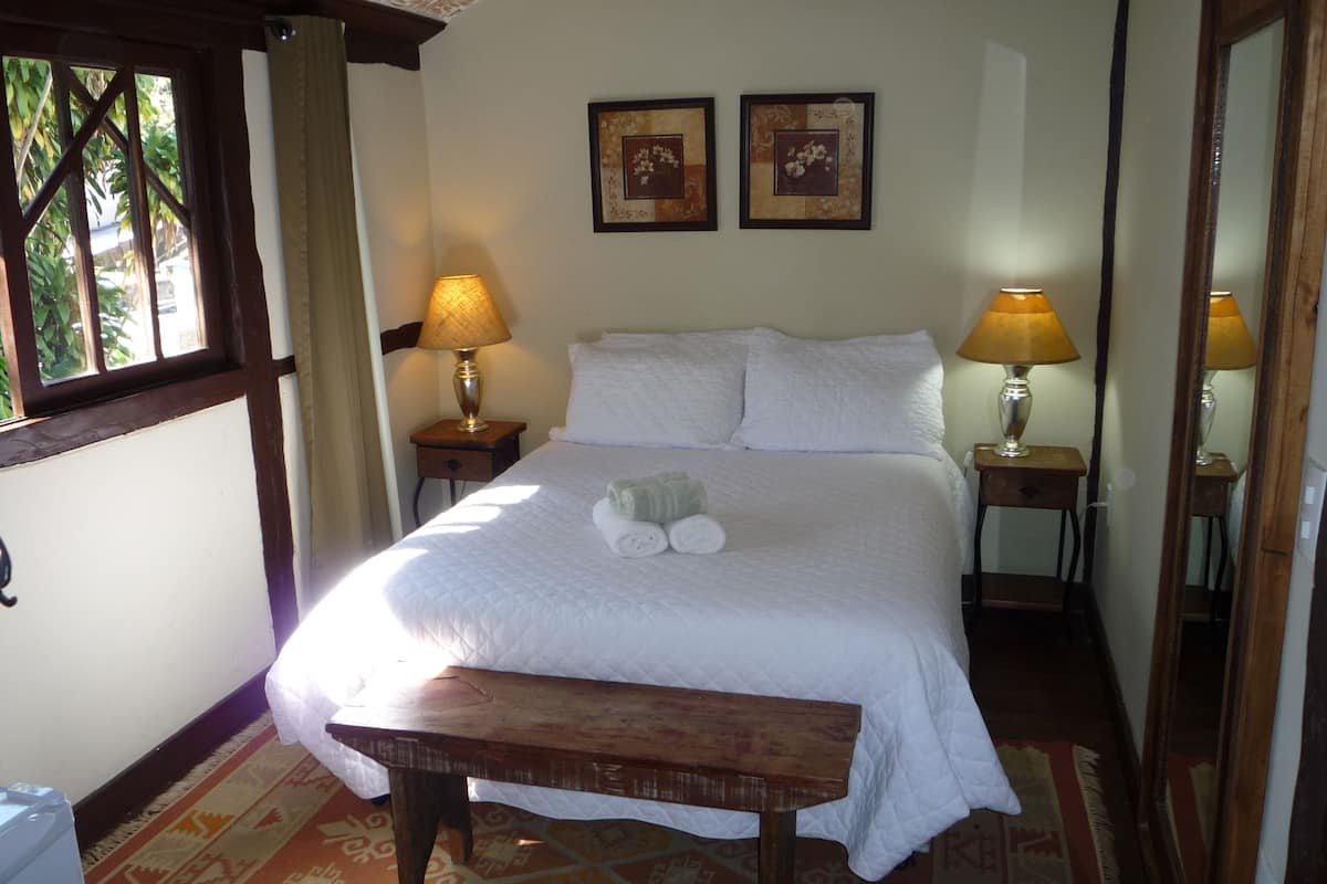 Quarto Casal Standard Plus com Ar | Minibar, cortinas blackout, wifi gratis y ropa de cama