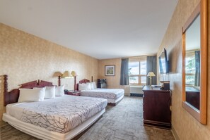 Rum - 2 queensize-sängar (No Pets Allowed) | Mörkläggningsgardiner, extrasängar, gratis wi-fi och sängkläder