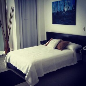 Egyptian cotton sheets, premium bedding, down comforters, in-room safe - Hotel & Suites Mo Sak (Tapachula)
