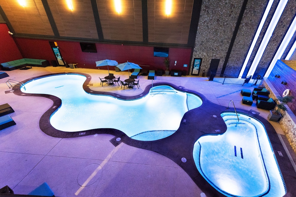 Cherokee Casino and Hotel Roland photo 2