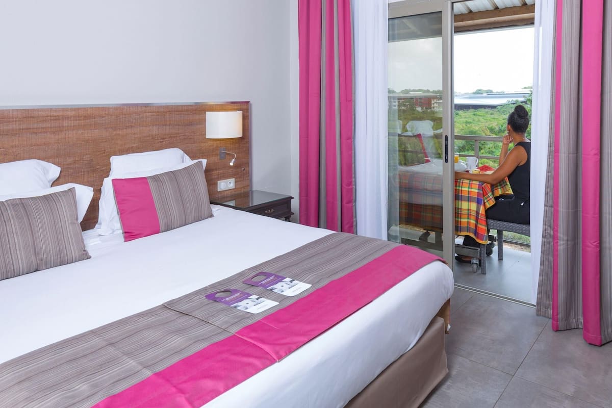 classic room, 1 double bed, balcony | minibar, in-room safe, desk, laptop workspace